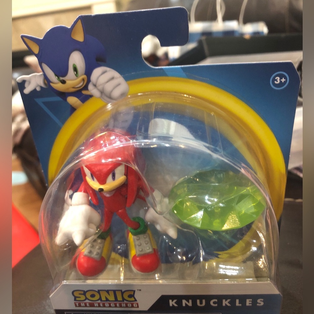 Sonic the Hedgehog KNUCKLES action figure New in package